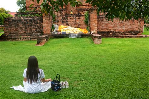 Blockton buddhist single women